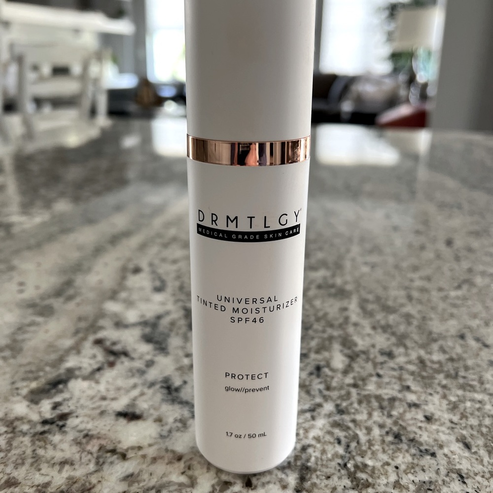 DRMTLGY: Universal Tinted Moisturizer SPF 46